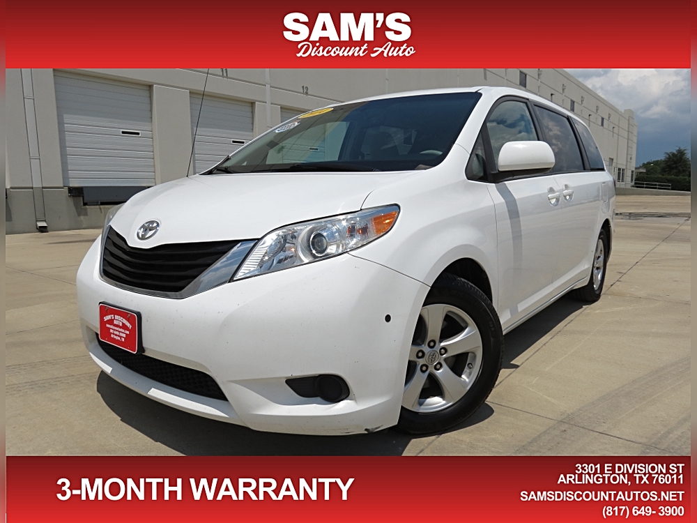 2014 Toyota Sienna LE V6 7-Passenger Mobility's photo