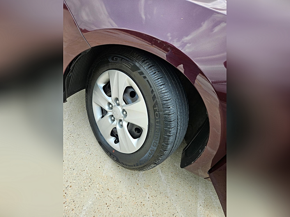 2017 Kia Forte LX - Photo 8