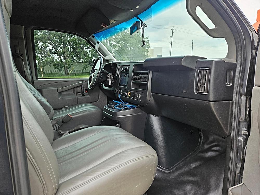 2017 Chevrolet Express Cargo Work Van - Photo 10