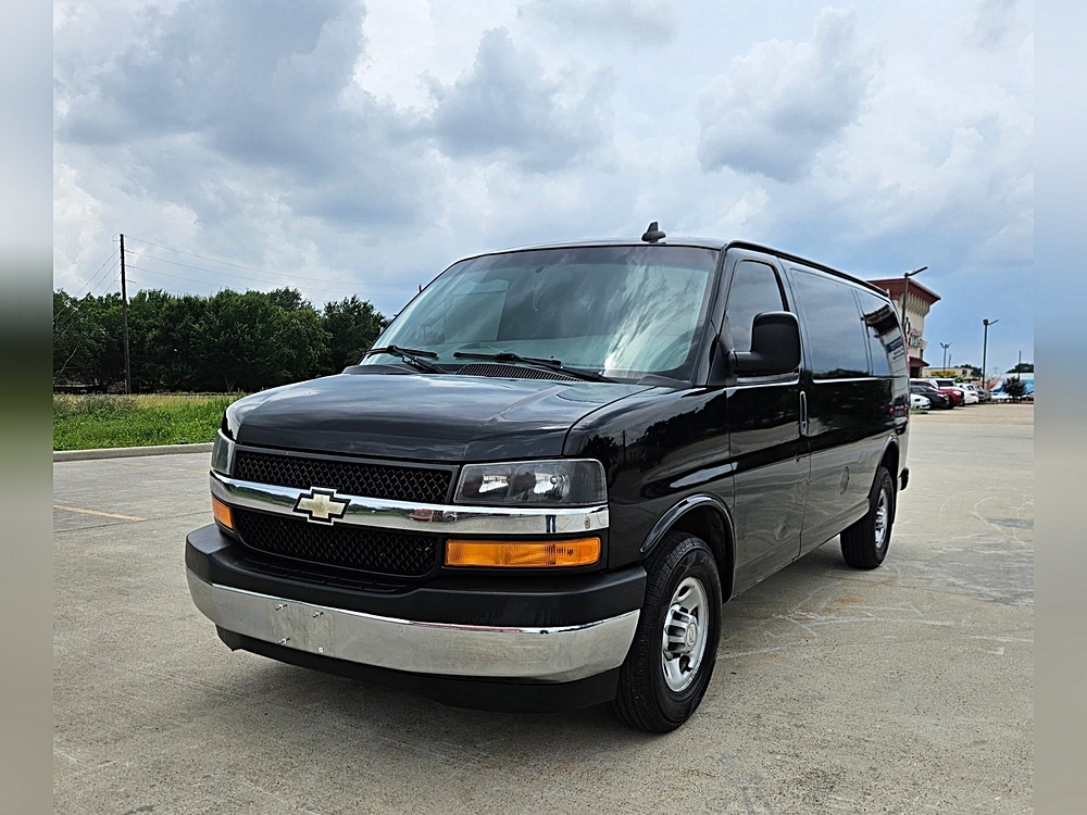 2017 Chevrolet Express 2500 Work Van HD's photo