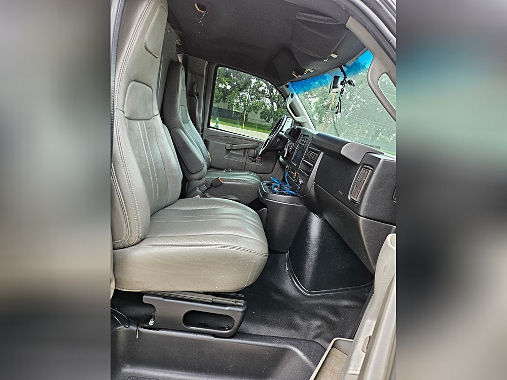 2017 Chevrolet Express Cargo Work Van - Photo 14