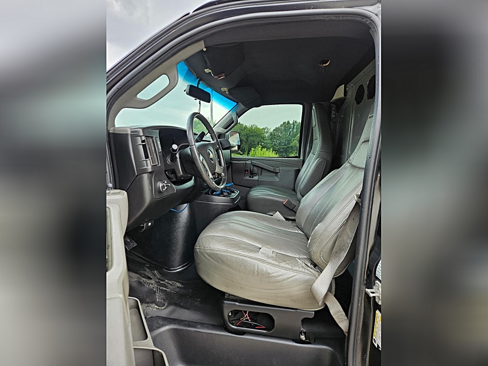 2017 Chevrolet Express Cargo Work Van - Photo 11