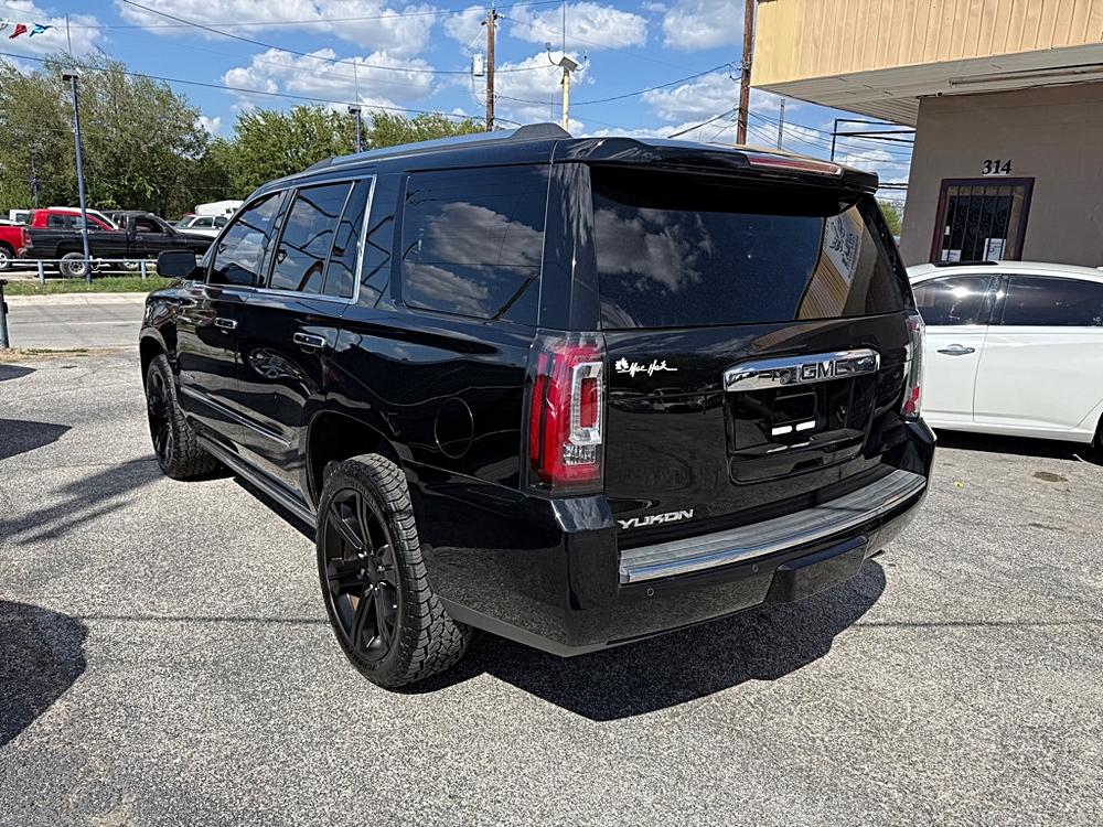 2017 GMC Yukon SLT - Photo 17