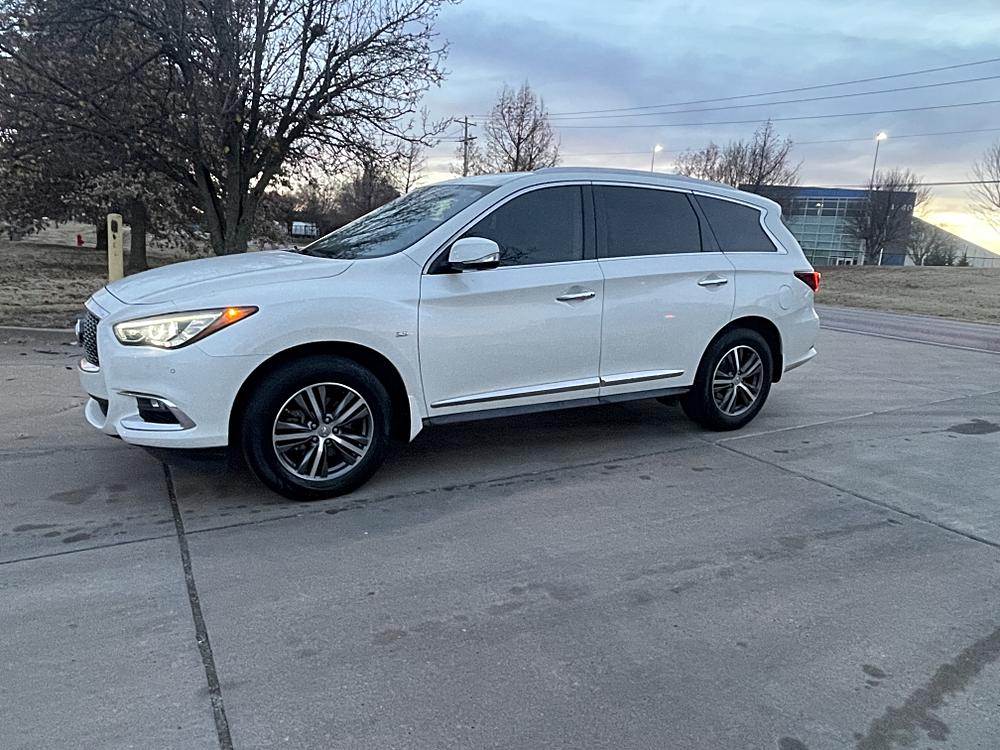2017 INFINITI QX60 Base