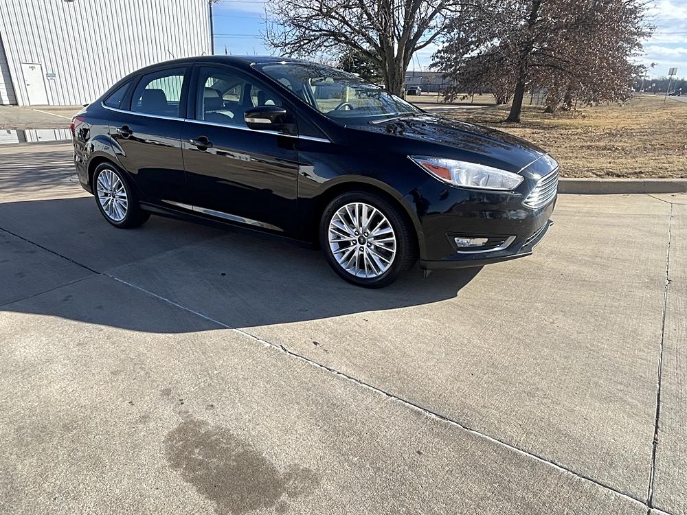 2017 Ford Focus Titanium's photo