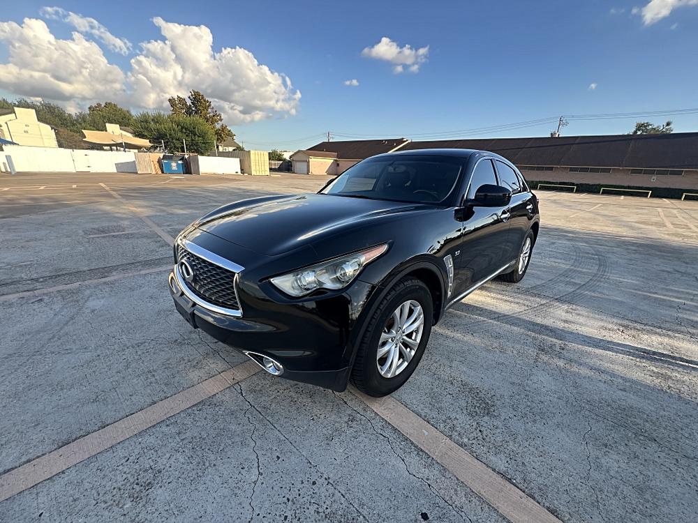 2017 INFINITI QX70 Base