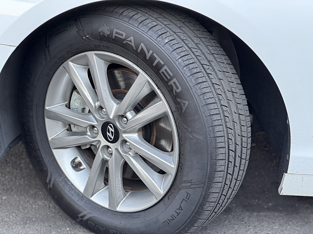 2017 Hyundai Sonata SE - Photo 28