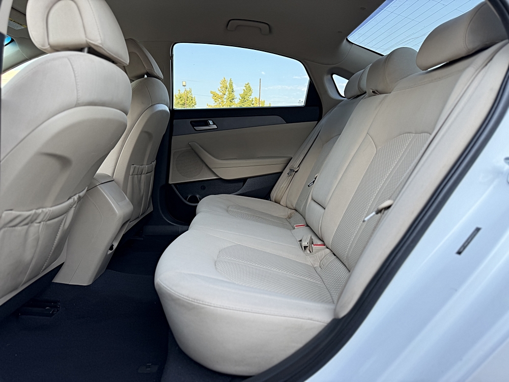 2017 Hyundai Sonata SE - Photo 23