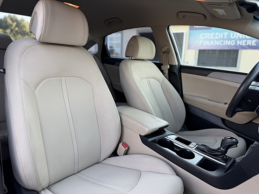 2017 Hyundai Sonata SE - Photo 11