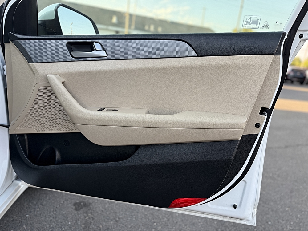 2017 Hyundai Sonata SE - Photo 12