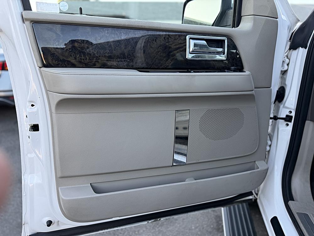 2016 Lincoln Navigator Select - Photo 23