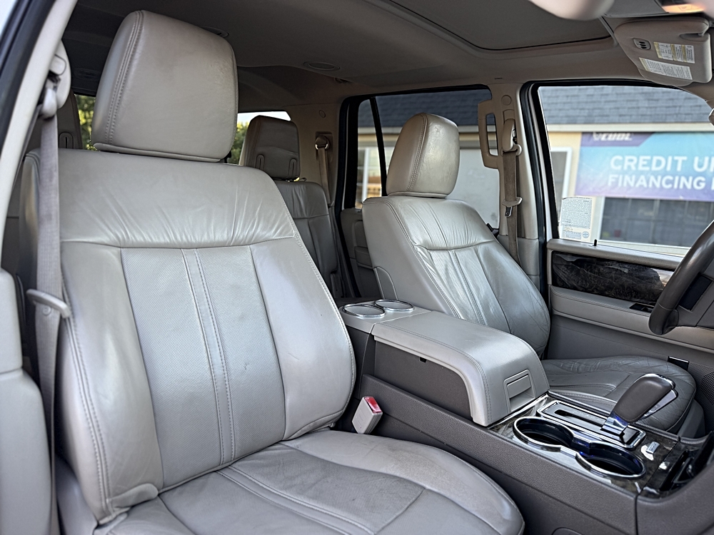 2016 Lincoln Navigator Select - Photo 11