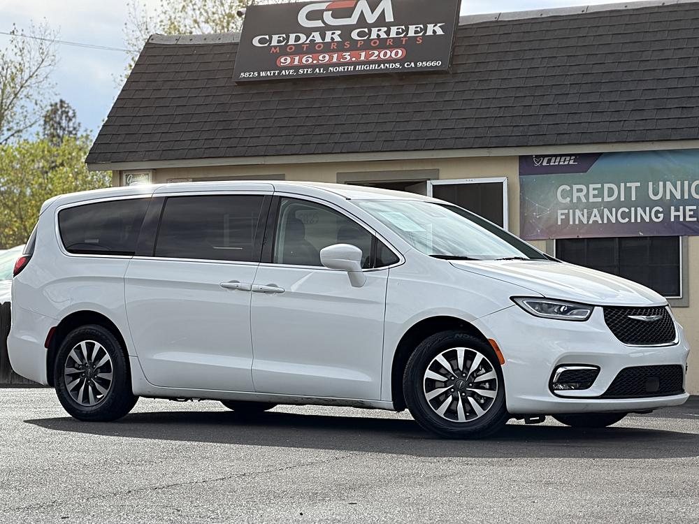 2022 Chrysler Pacifica Hybrid