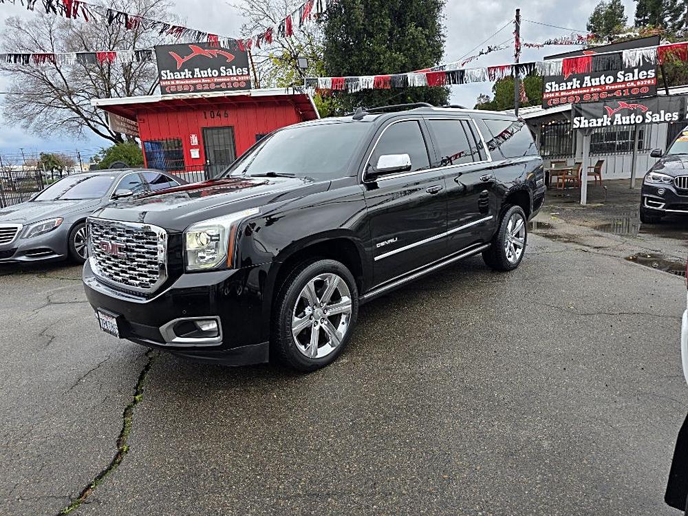 2016 GMC Yukon XL Denali's photo