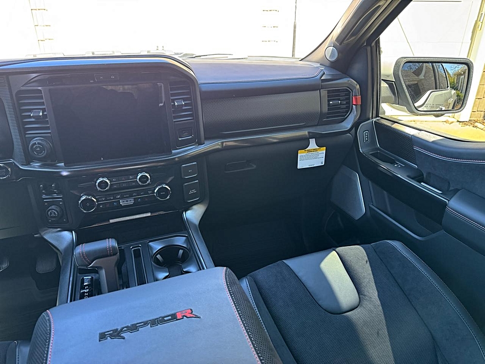 2025 Ford F-150 Raptor - Photo 15