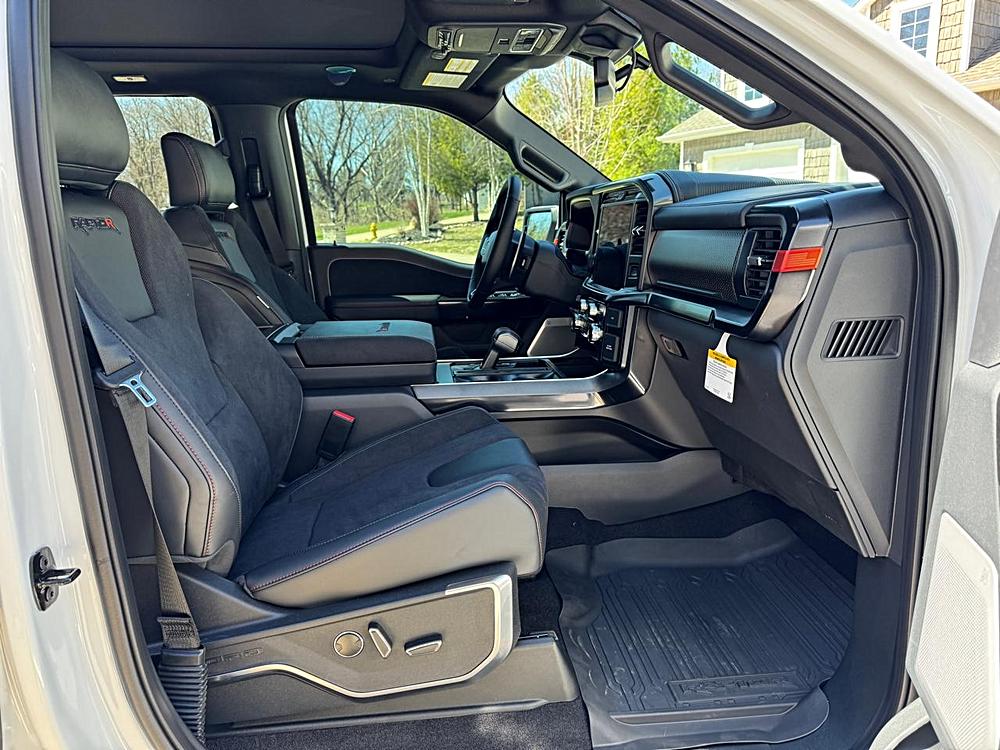 2025 Ford F-150 Raptor - Photo 20
