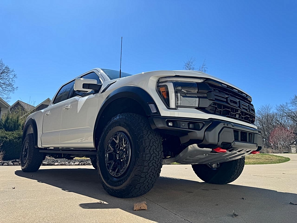 2025 Ford F-150 Raptor - Photo 29