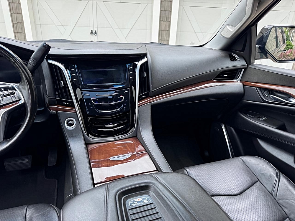 2019 Cadillac Escalade ESV Luxury - Photo 17