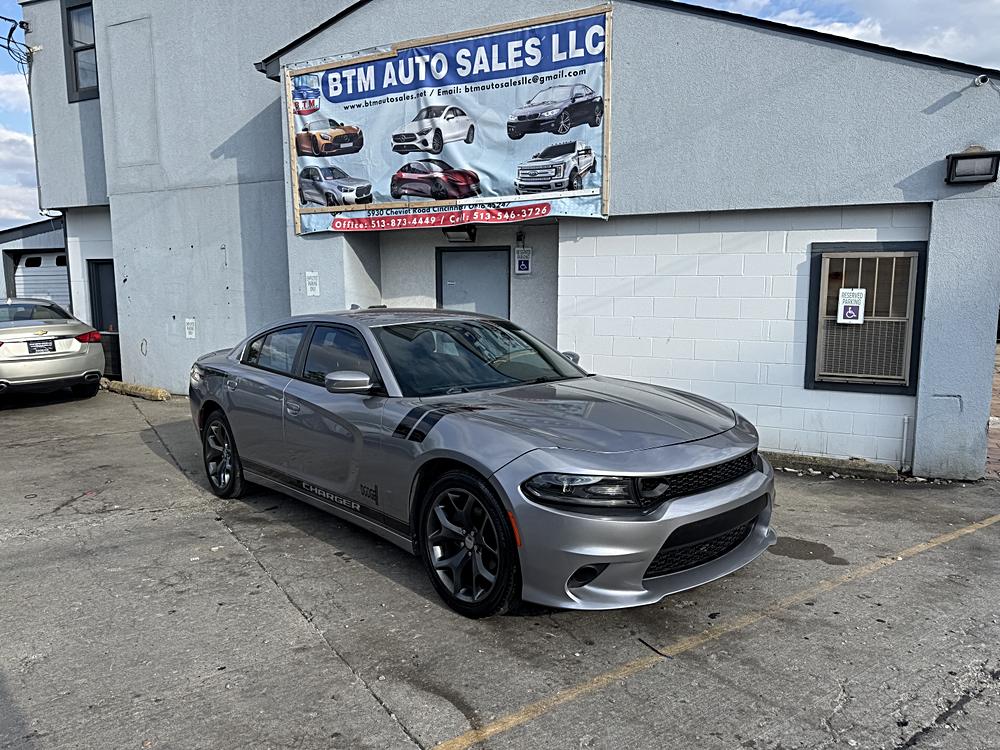 2016 Dodge Charger SXT's photo