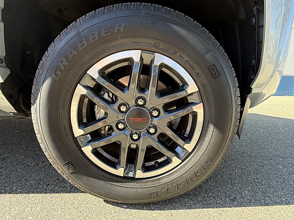 2025 Toyota Tacoma TRD Sport - Photo 11