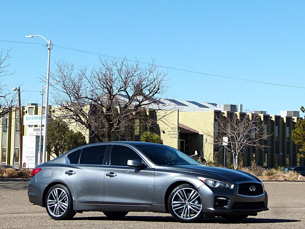 2017 INFINITI Q50 Sport