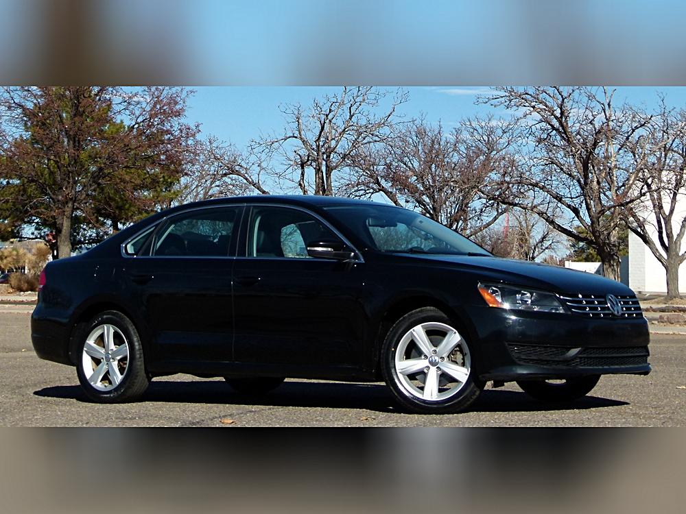 2013 Volkswagen Passat SE's photo