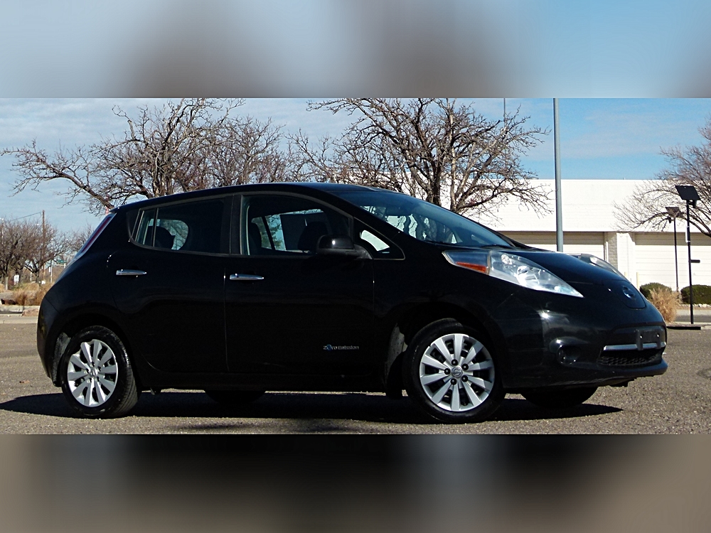 2016 Nissan LEAF S's photo
