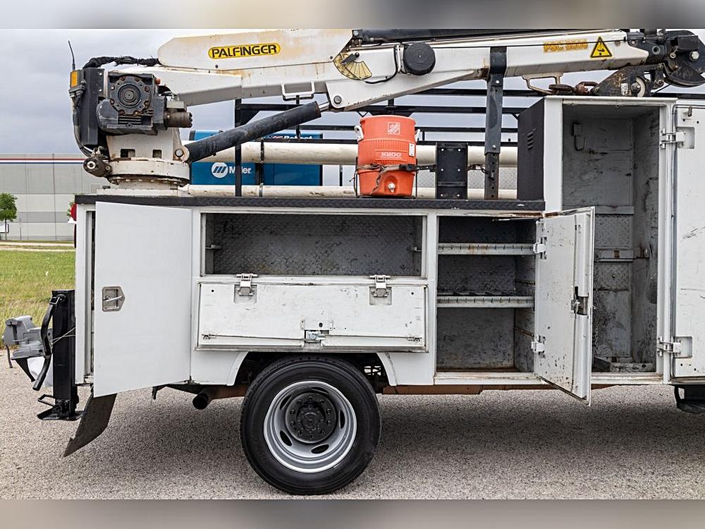 2019 Ford F-550 Super Duty Chassis Cab XL - Photo 19