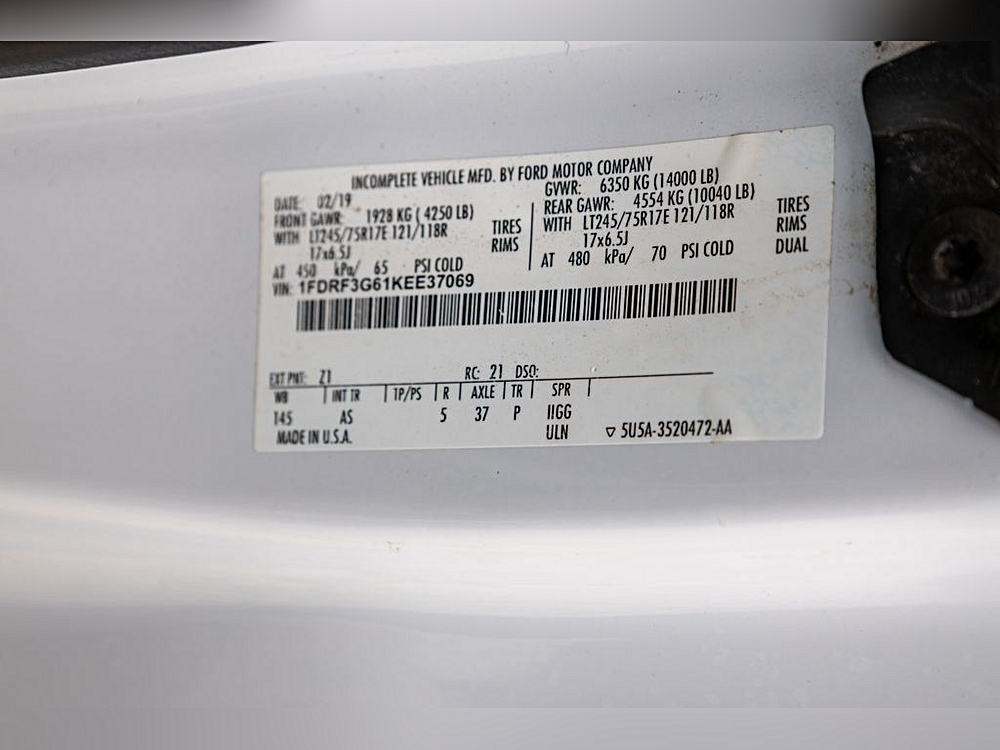2019 Ford F-350 Super Duty Chassis Cab XL - Photo 21