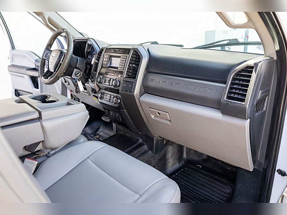 2019 Ford F-350 Super Duty Chassis Cab XL - Photo 14