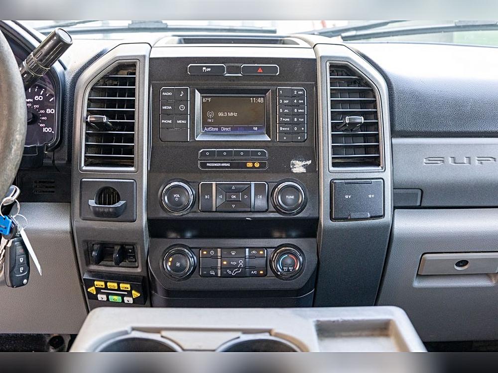 2019 Ford F-350 Super Duty Chassis Cab XL - Photo 16