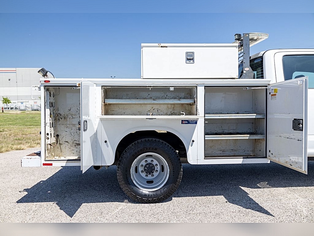 2019 Ford F-350 Super Duty Chassis Cab XL - Photo 21