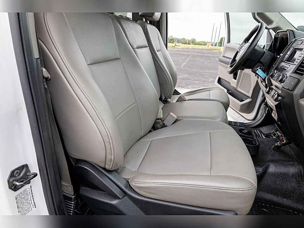 2019 Ford F-550 Super Duty Chassis Cab XL - Photo 11