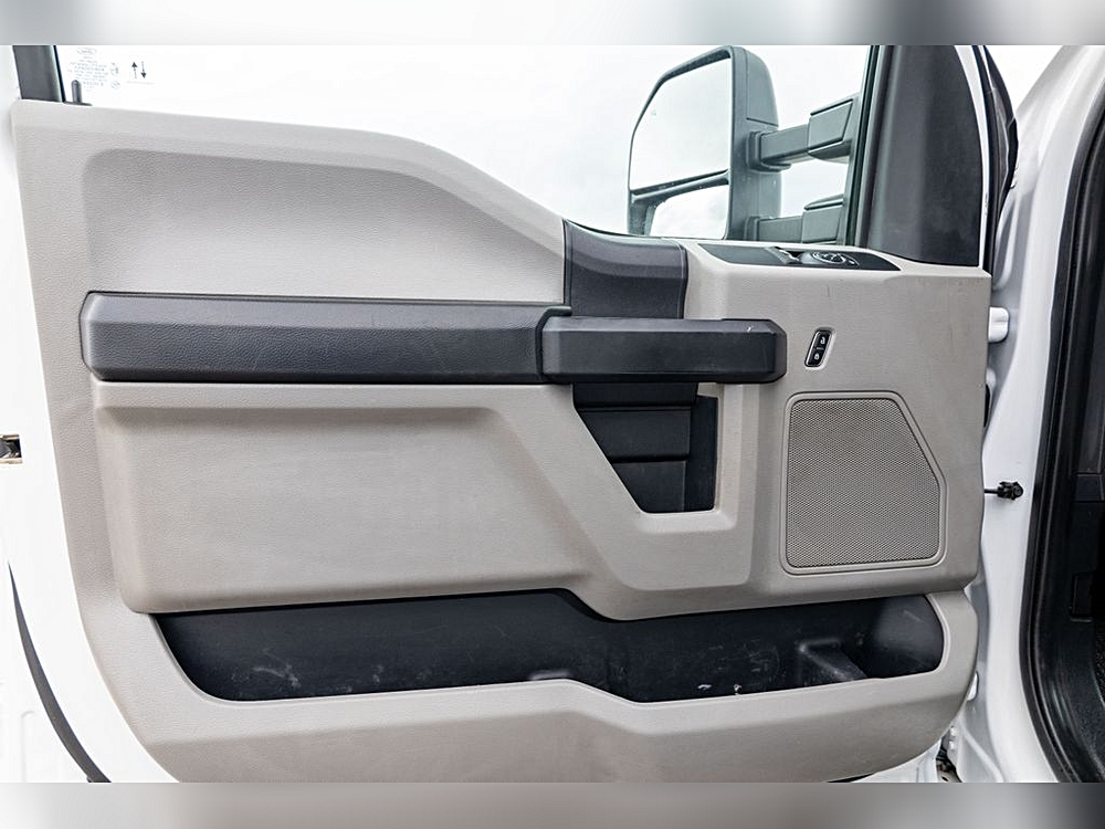 2019 Ford F-550 Super Duty Chassis Cab XL - Photo 15