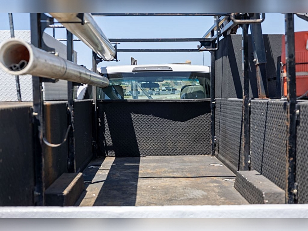 2019 Ford F-550 Super Duty Chassis Cab XL - Photo 17