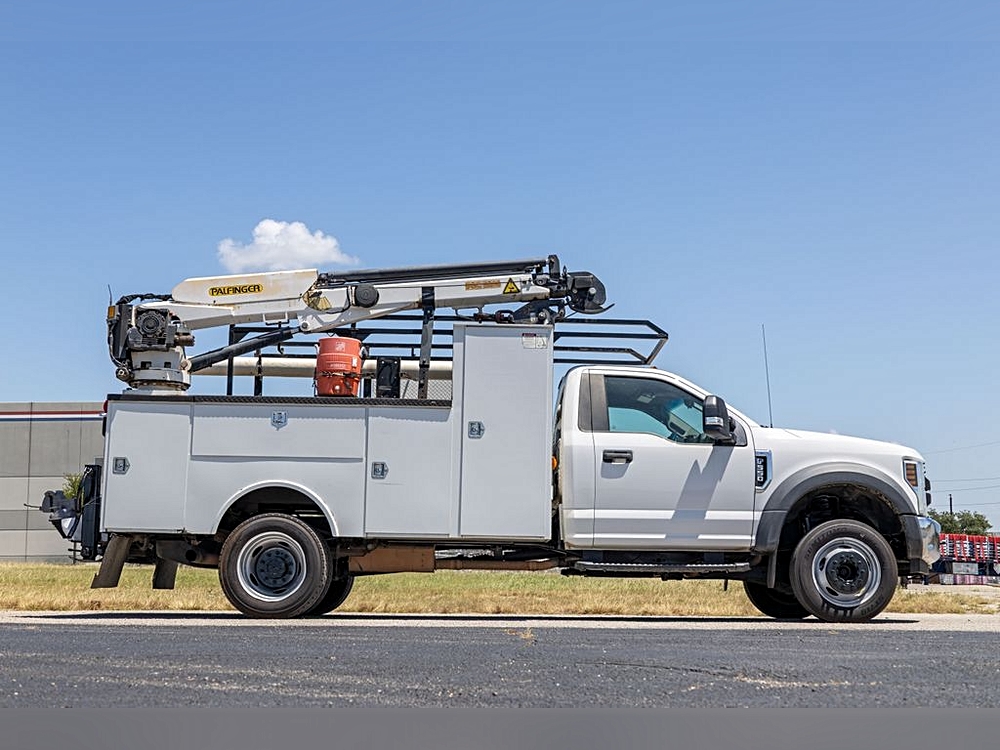 2019 Ford F-550 Super Duty Chassis Cab XL - Photo 8
