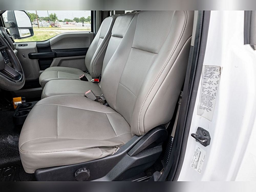 2019 Ford F-550 Super Duty Chassis Cab XL - Photo 10
