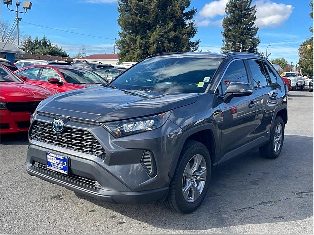 2022 Toyota RAV4 LE