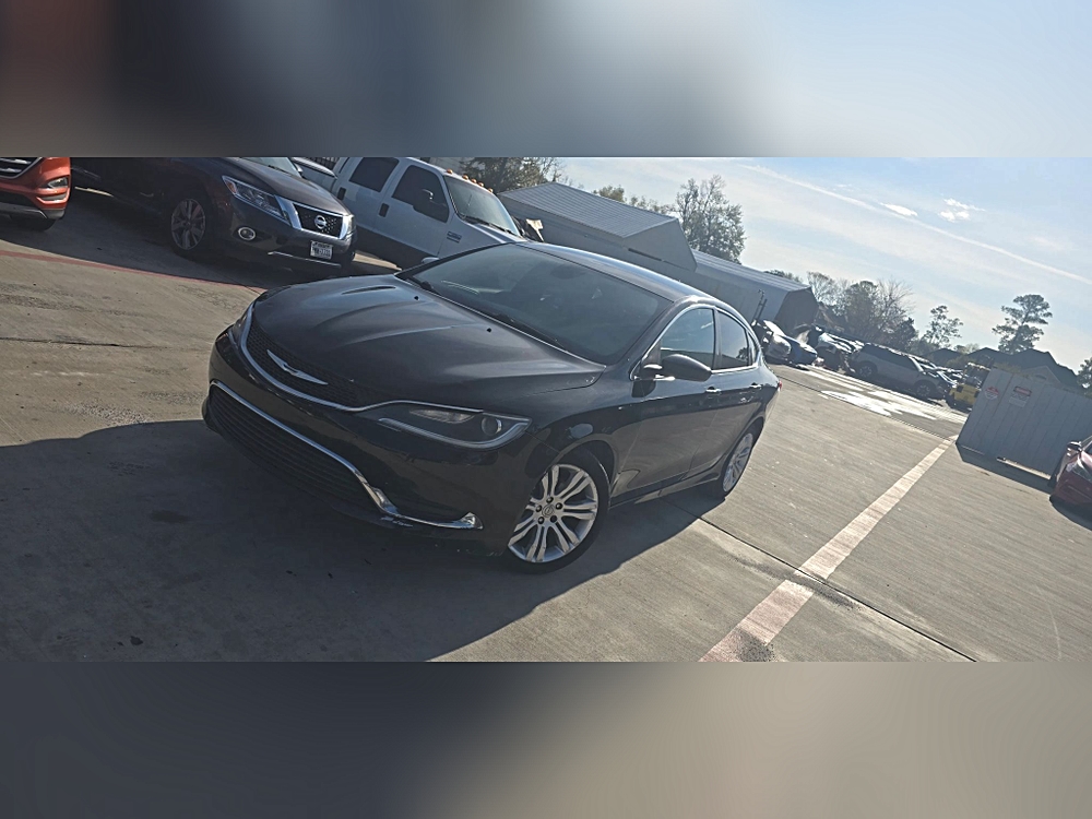 2015 Chrysler 200 Limited's photo