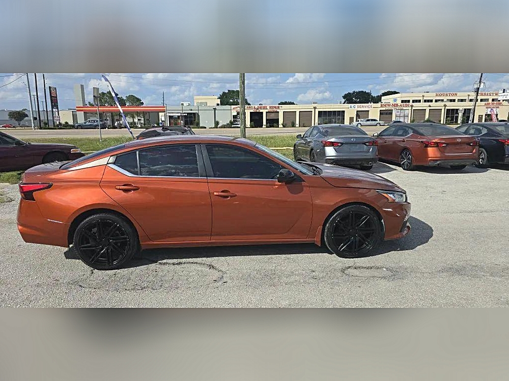 2022 Nissan Altima SR - Photo 94