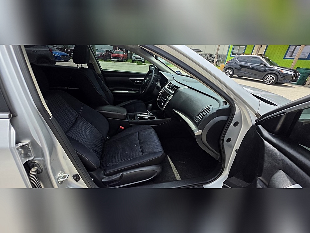 2022 Nissan Altima SR - Photo 129