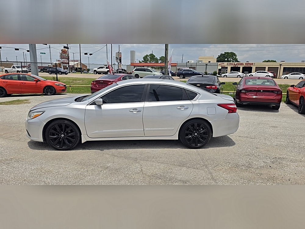 2022 Nissan Altima SR - Photo 118