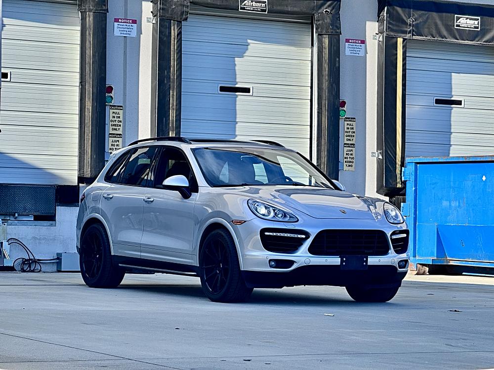 2014 Porsche Cayenne Turbo's photo