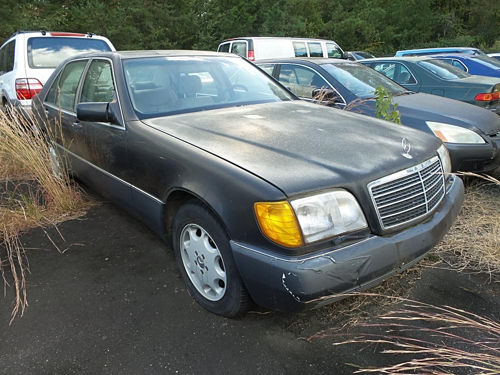 1993 Mercedes-Benz 400 Series RWD Automatic — photo 1 of 1
