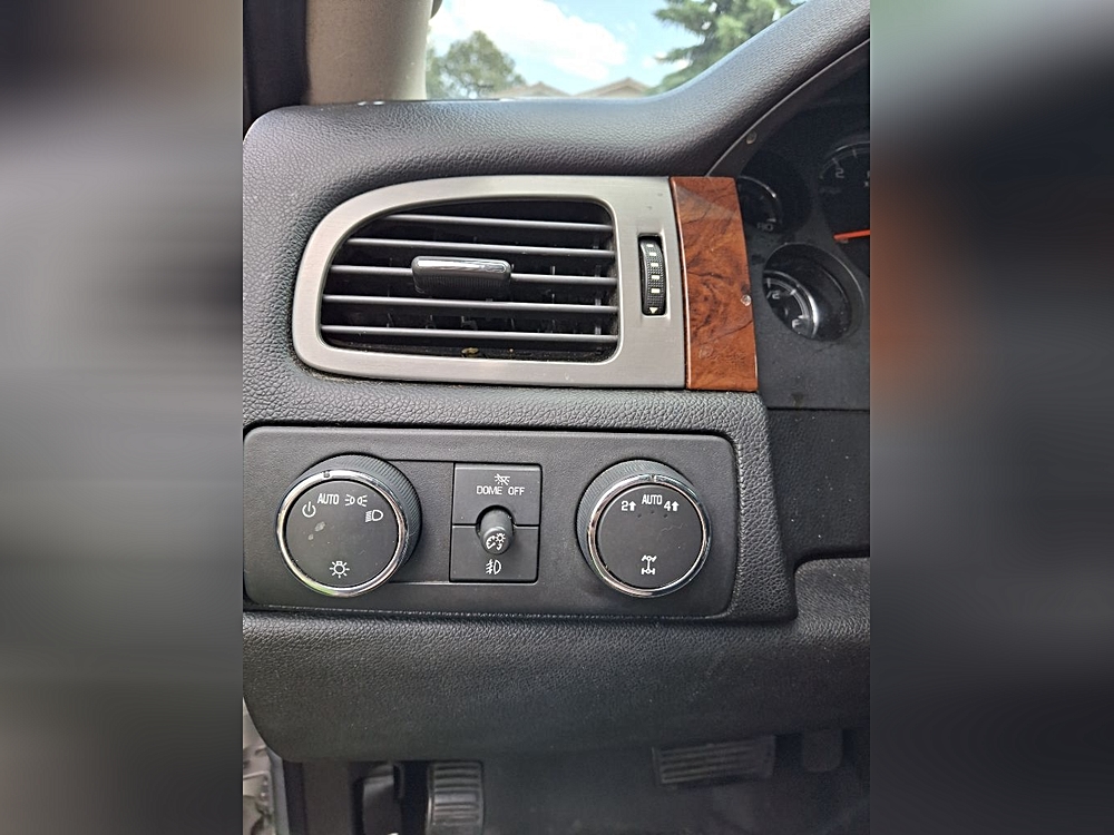 2014 GMC Yukon 4WD 1/2 Ton SLT (4SA)'s photo