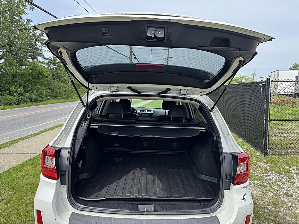 2016 Subaru Outback Limited - Photo 11