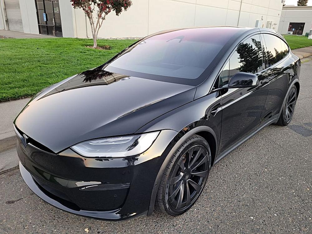 2022 Tesla Model X Long Range's photo