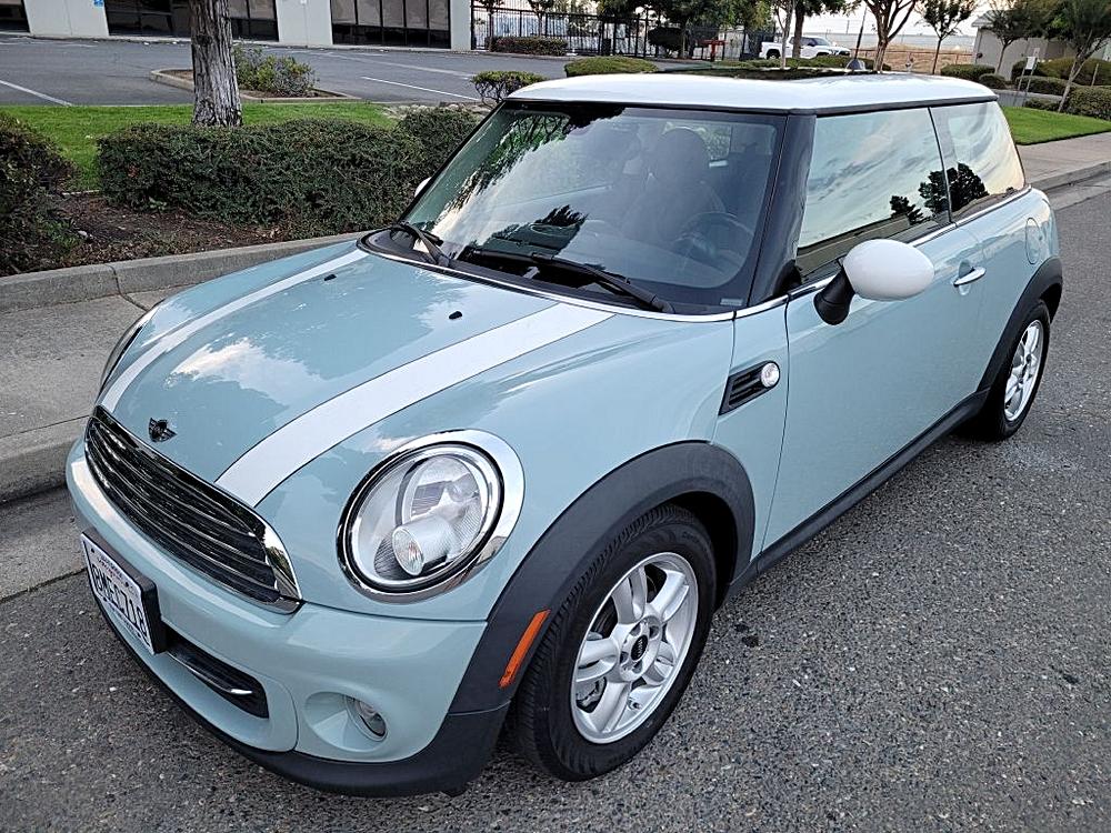 2013 MINI Cooper Base's photo