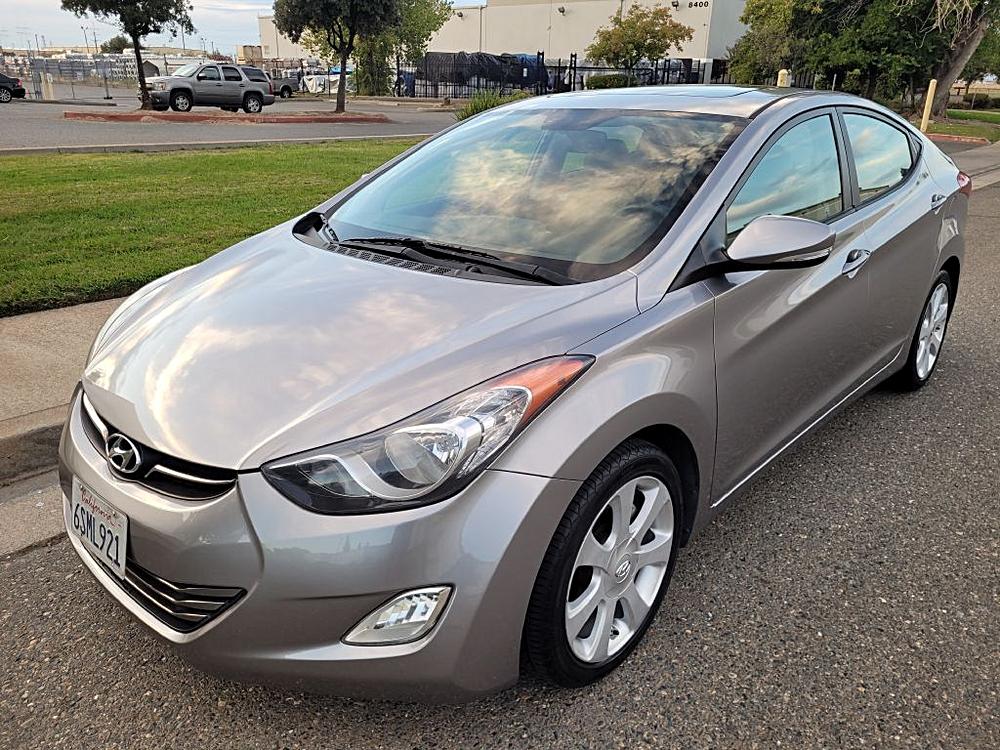 2011 Hyundai Elantra GLS's photo