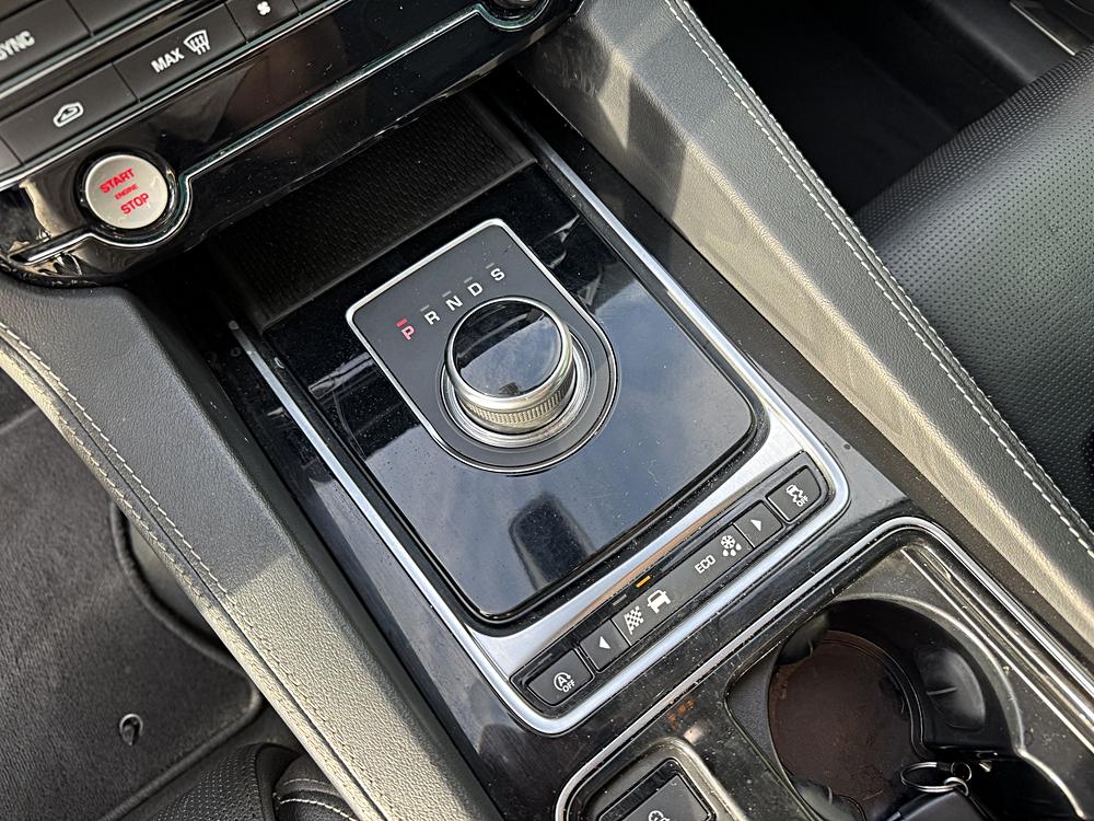 2018 Jaguar F-PACE R-Sport - Photo 25